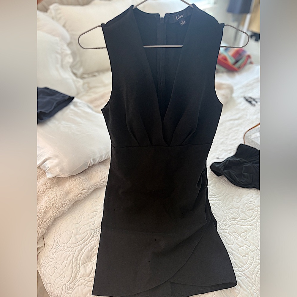 Lulu's Black Plunge Sheath Mini Dress
